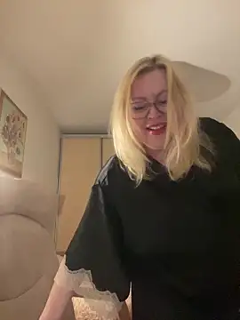 JanieLight53 online show from May 11, 7:11 pm