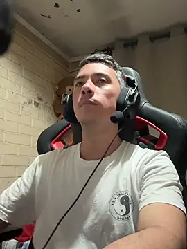 Snapshot of Cr1sXPorn chatting on March 11, 11:44 pm Cr1sXPorn online show from March 11, 11:44 pm