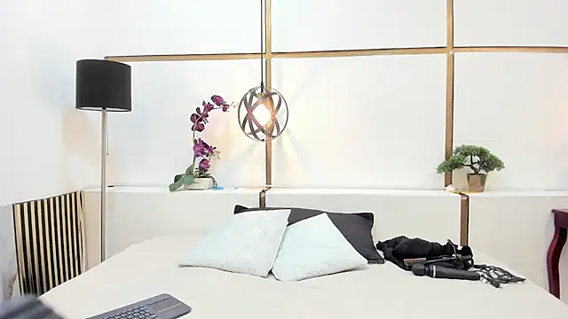 Snapshot of BrendaCantorel chatting on March 31, 11:54 am BrendaCantorel online show from March 31, 11:54 am