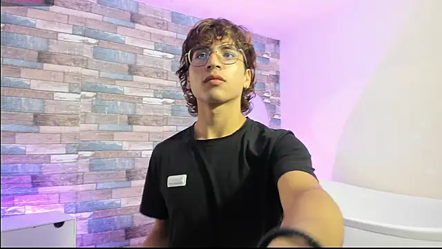 Snapshot of JUSTIN_TAY1 chatting on March 30, 11:33 am JUSTIN TAY1 online show from March 30, 11:33 am