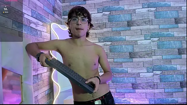 Snapshot of JUSTIN_TAY1 chatting on March 31, 11:32 am JUSTIN TAY1 online show from March 31, 11:32 am