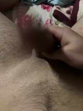 Snapshot of mohamed2113 chatting on April 8, 11:05 pm mohamed2113 online show from April 8, 11:05 pm