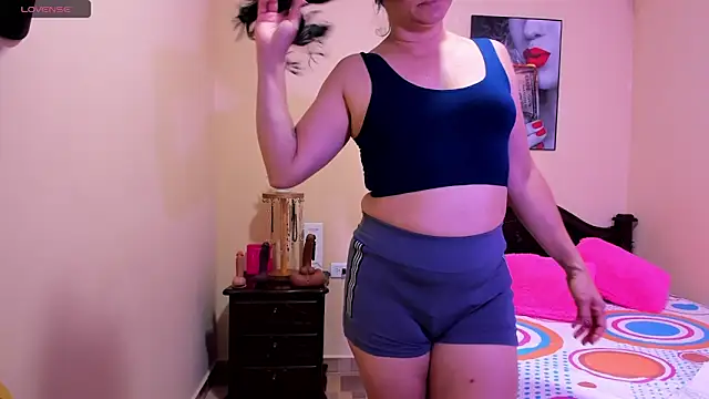 sara florez12 online show from May 19, 11:27 am
