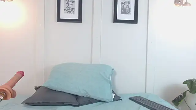 Snapshot of Fer_Luxx chatting on March 20, 11:37 am Fer Luxx online show from March 20, 11:37 am