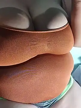 latina bigtitss online show from March 30, 4:35 am