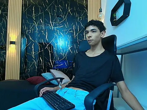 Snapshot of ValeriHot_1 chatting on March 8, 3:21 am ValeriHot 1 online show from March 8, 3:21 am