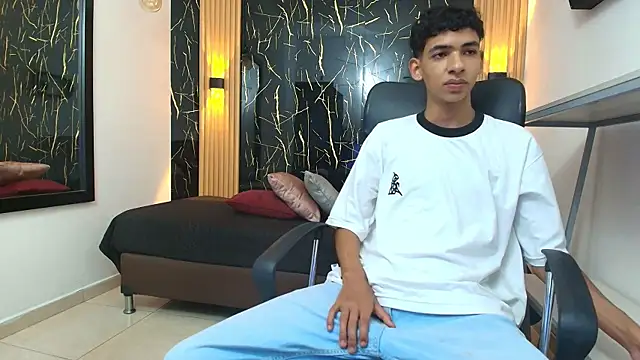 Snapshot of ValeriHot_1 chatting on March 14, 3:01 am ValeriHot 1 online show from March 14, 3:01 am