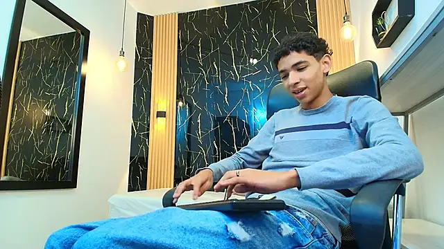 Snapshot of ValeriHot_1 chatting on March 24, 3:11 am ValeriHot 1 online show from March 24, 3:11 am