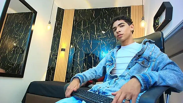 Snapshot of ValeriHot_1 chatting on March 29, 3:50 am ValeriHot 1 online show from March 29, 3:50 am