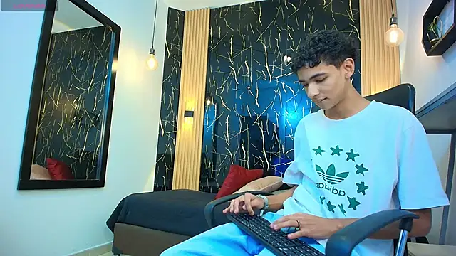 Snapshot of ValeriHot_1 chatting on March 30, 4:02 am ValeriHot 1 online show from March 30, 4:02 am