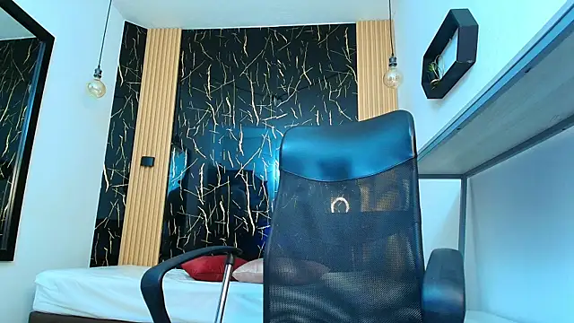 Snapshot of ValeriHot_1 chatting on April 2, 3:48 am ValeriHot 1 online show from April 2, 3:48 am