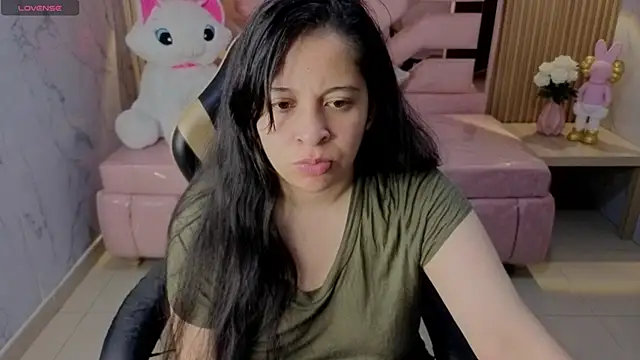 sara tellez s online show from June 28, 3:23 am