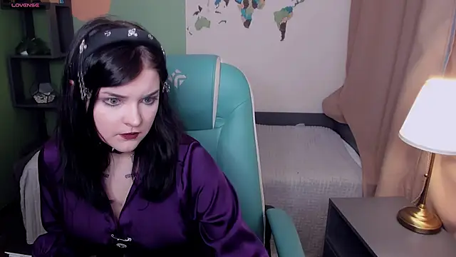 Snapshot of EsterTwilight chatting on March 14, 3:28 pm EsterTwilight online show from March 14, 3:28 pm