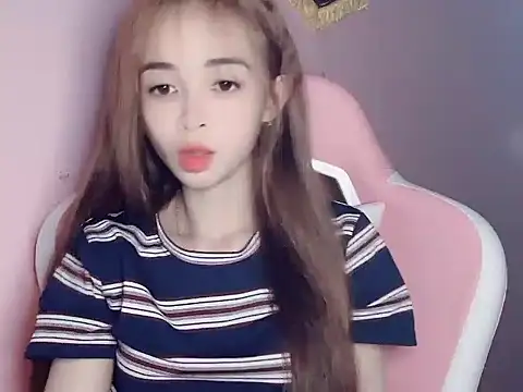 Snapshot of Odile068 chatting on March 7, 6:38 pm Odile068 online show from March 7, 6:38 pm