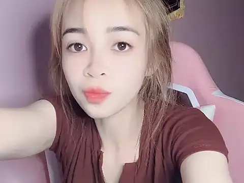 Snapshot of Odile068 chatting on March 8, 6:34 pm Odile068 online show from March 8, 6:34 pm