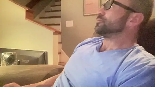 Snapshot of JonAriesxxx chatting on March 25, 12:49 am JonAriesxxx online show from March 25, 12:49 am