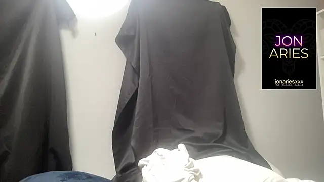Snapshot of JonAriesxxx chatting on March 27, 8:08 pm JonAriesxxx online show from March 27, 8:08 pm