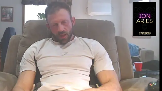 Snapshot of JonAriesxxx chatting on March 31, 10:43 pm JonAriesxxx online show from March 31, 10:43 pm