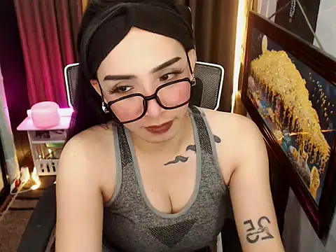 Snapshot of SexyCommander chatting on April 7, 12:49 pm SexyCommander online show from April 7, 12:49 pm