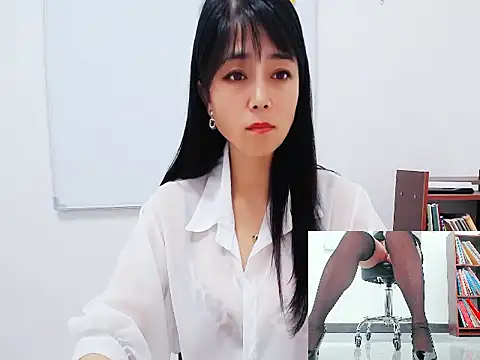 only-01 online show from March 31, 2:17 pm