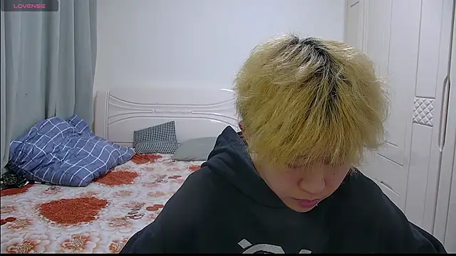 Chili-001 online show from March 27, 10:48 am