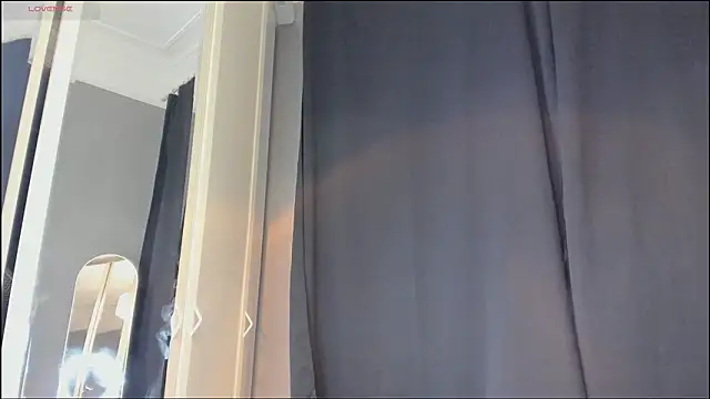 Snapshot of mint_ray chatting on March 30, 3:35 pm mint ray online show from March 30, 3:35 pm