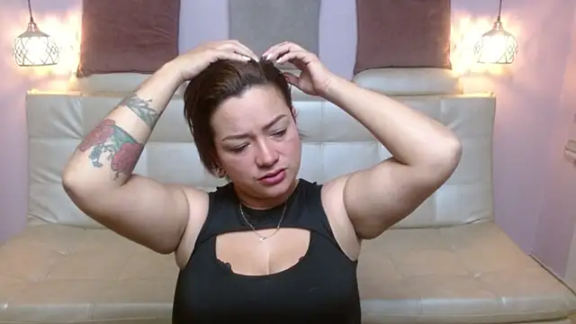 Snapshot of Hannakushx chatting on March 13, 12:56 pm Hannakushx online show from March 13, 12:56 pm