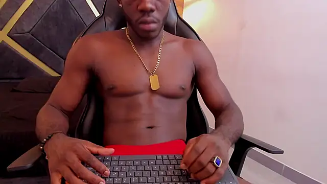 Snapshot of Oliver_Laurent_ chatting on March 18, 12:36 am Oliver Laurent online show from March 18, 12:36 am