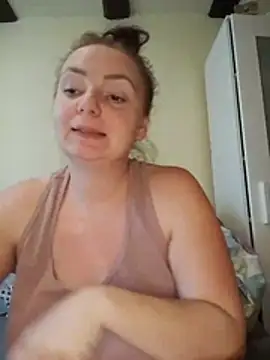 Bella-Monroe online show from May 4, 4:36 pm