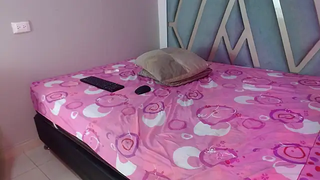 Snapshot of EBONY_LOVEE_ chatting on March 29, 1:44 pm EBONY LOVEE online show from March 29, 1:44 pm