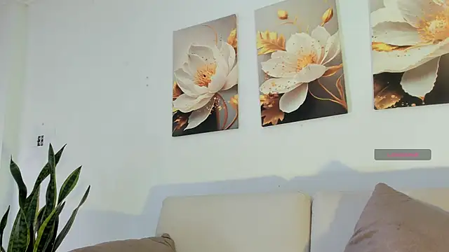 Snapshot of Viioletcollins chatting on April 1, 1:41 pm Viioletcollins online show from April 1, 1:41 pm