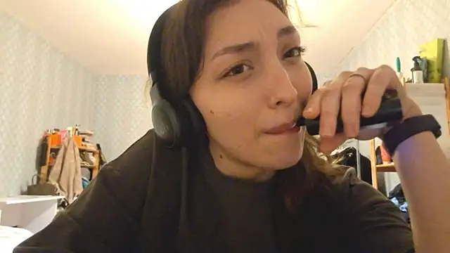 Snapshot of CindyLight chatting on March 18, 6:22 pm CindyLight online show from March 18, 6:22 pm