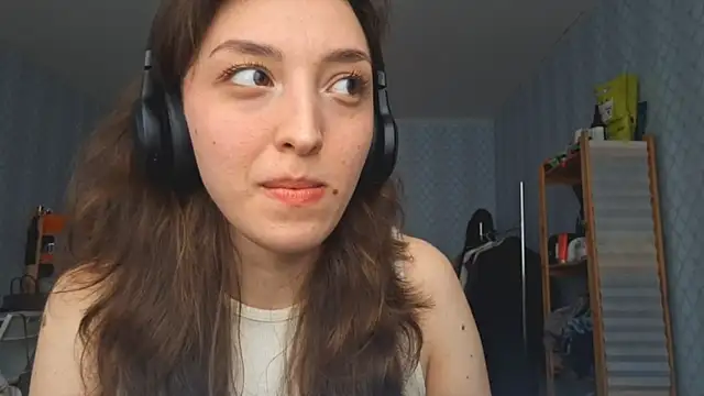 Snapshot of CindyLight chatting on March 20, 2:22 pm CindyLight online show from March 20, 2:22 pm