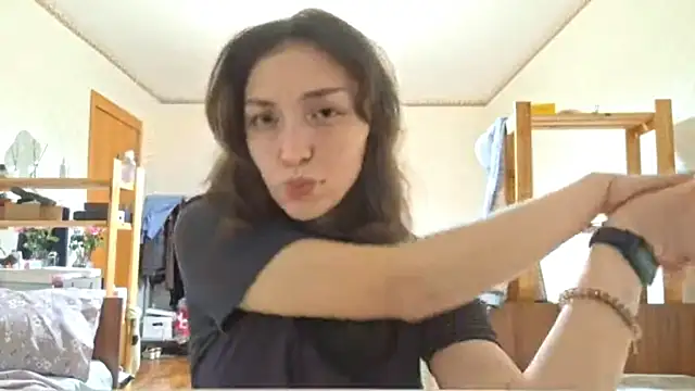 Snapshot of CindyLight chatting on March 23, 6:23 pm CindyLight online show from March 23, 6:23 pm