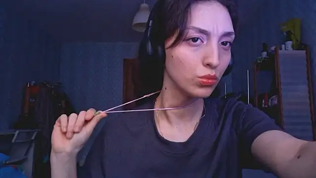 Snapshot of CindyLight chatting on March 24, 3:39 pm CindyLight online show from March 24, 3:39 pm