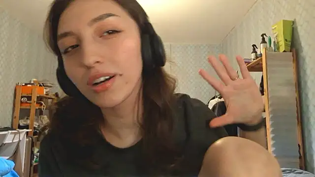 Snapshot of CindyLight chatting on March 27, 4:18 pm CindyLight online show from March 27, 4:18 pm