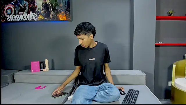Ender h0tt online show from July 1, 8:30 pm