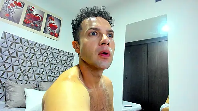 Snapshot of Gael_Saint chatting on March 14, 12:10 pm Gael Saint online show from March 14, 12:10 pm