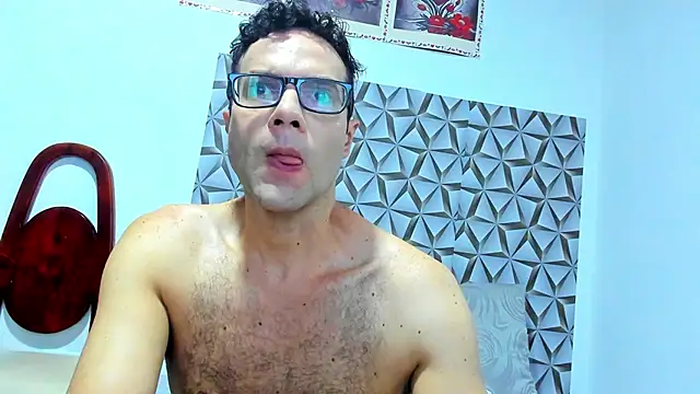 Snapshot of Gael_Saint chatting on March 21, 12:32 pm Gael Saint online show from March 21, 12:32 pm