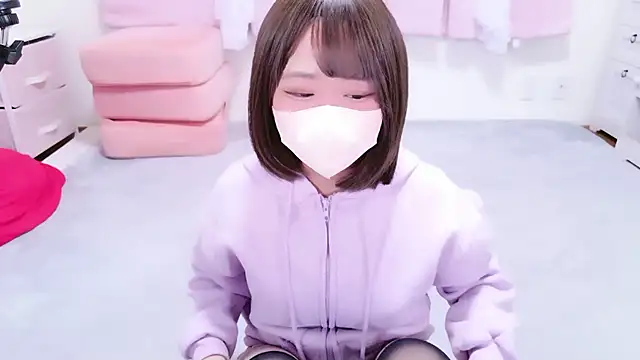 Snapshot of TSU-YU chatting on March 28, 11:10 am TSU-YU online show from March 28, 11:10 am