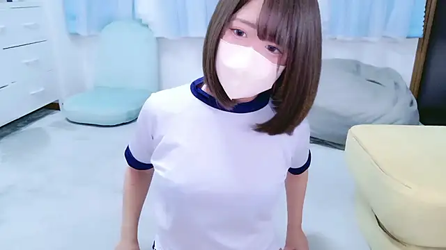 Snapshot of TSU-YU chatting on April 6, 9:10 am TSU-YU online show from April 6, 9:10 am