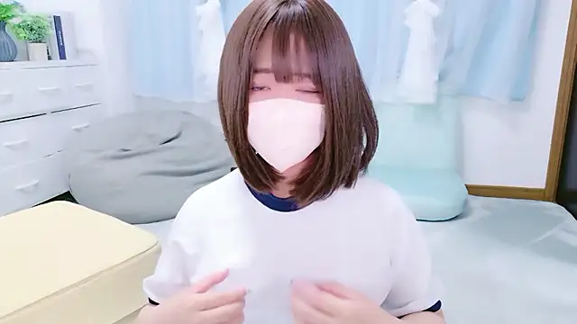 Snapshot of TSU-YU chatting on May 19, 10:10 am TSU-YU online show from May 19, 10:10 am