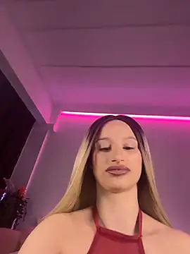 Snapshot of ScarletFlameee chatting on April 3, 7:34 pm ScarletFlameee online show from April 3, 7:34 pm
