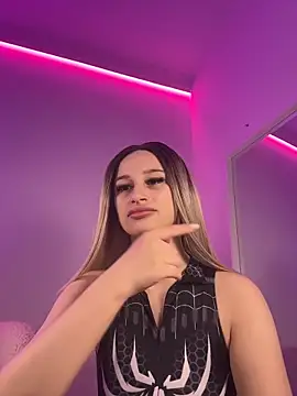 Snapshot of ScarletFlameee chatting on April 11, 5:56 am ScarletFlameee online show from April 11, 5:56 am