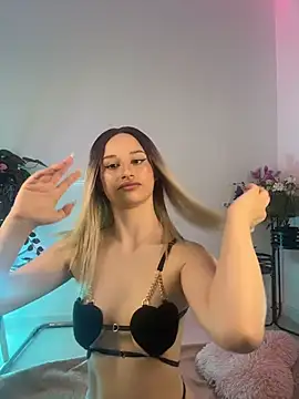 Snapshot of ScarletFlameee chatting on May 6, 5:57 am ScarletFlameee online show from May 6, 5:57 am