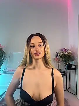 Snapshot of ScarletFlameee chatting on May 14, 5:47 am ScarletFlameee online show from May 14, 5:47 am