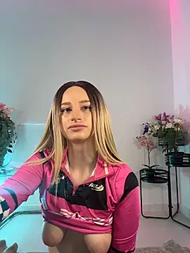 Snapshot of ScarletFlameee chatting on May 15, 5:36 am ScarletFlameee online show from May 15, 5:36 am
