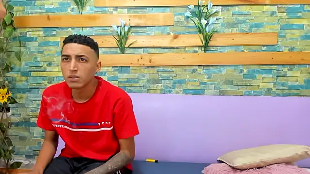 Snapshot of Hot_blowjobs_ chatting on April 2, 9:01 pm Hot blowjobs online show from April 2, 9:01 pm