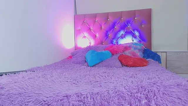 Sary LittleSmiles online show from May 18, 2:29 am