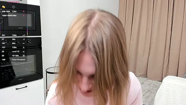 Snapshot of ErinnPieloch chatting on March 25, 8:48 pm ErinnPieloch online show from March 25, 8:48 pm